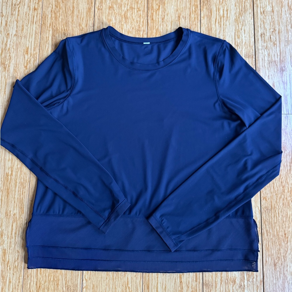EUC Lululemon ruffled top 6